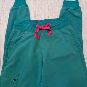 Figs womens Surgical green Joggers with Pink Tie